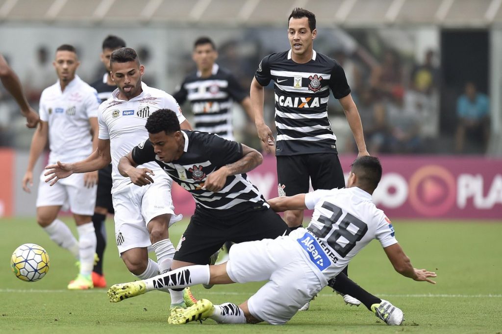 Santos venceu o Corinthians, de virada, por 2 a 1