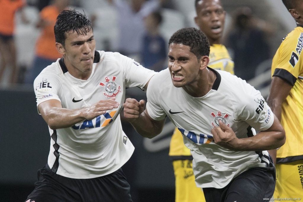 Pablo - Balbuena - Gol do Corinthians