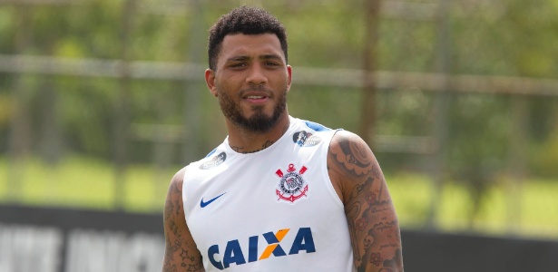 Kazim foi contratado pelo Corinthians no começo desta temporada