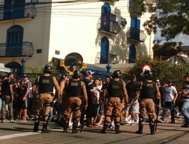 Polícia teve de dispersar nova confusão entre torcedores do Corinthians