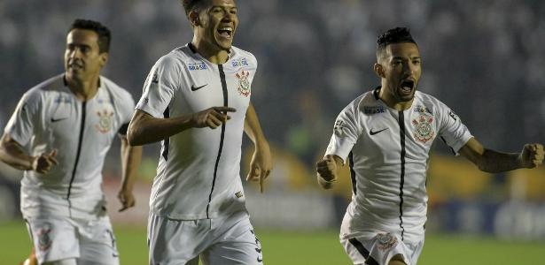 Marquinhos Gabriel celebra gol anotado diante do Vasco; meia deslanchou recentemente