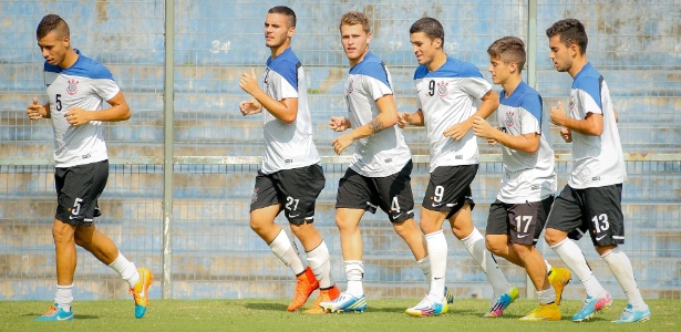 Marcinho (número 9) em ação pela base do Corinthians: virou destaque tricolor
