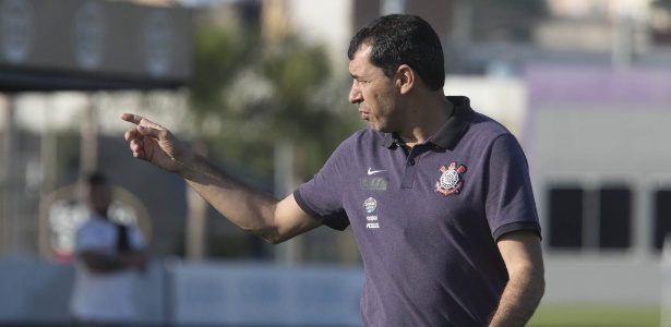 Carille comanda treino do Corinthians durante a pausa de 13 dias sem jogos