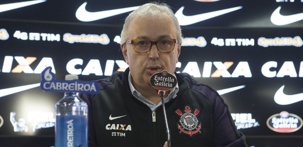 Roberto de Andrade, presidente do Corinthians, em coletiva no clube