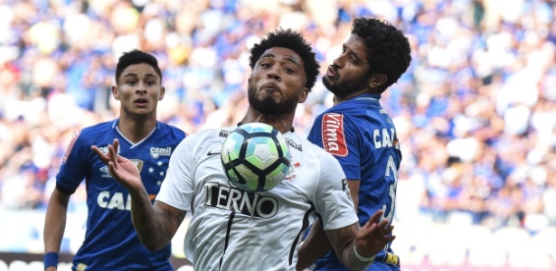 Kazim foi titular contra o Cruzeiro e teve gol anulado no Mineirão