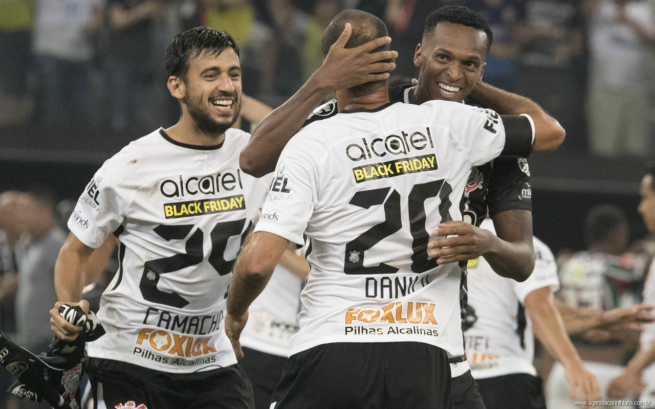 Futuro de Danilo no Corinthians está definido pela diretoria
