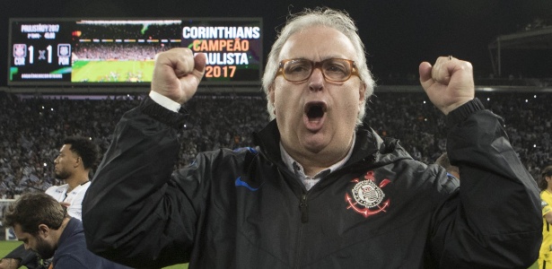 Roberto de Andrade comemora título do Corinthians no Campeonato Paulista