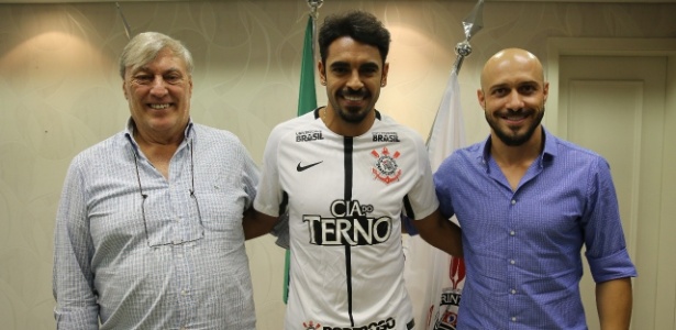 Júnior Dutra assinou por dois anos com o Corinthians
