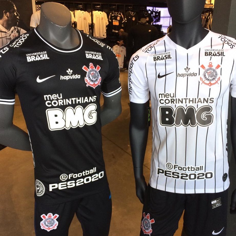Camisa Corinthians Patrocino Preto e Branco na Arena