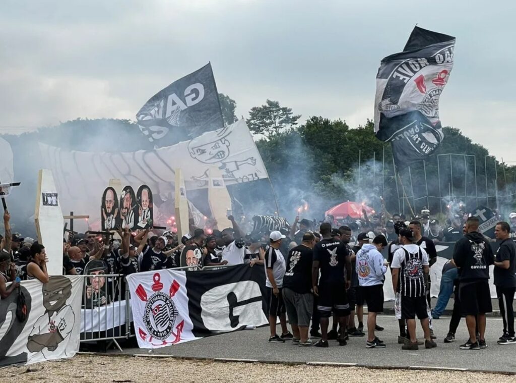 Protesto CT do Corinthians